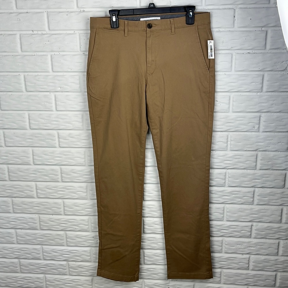 AMAZON ESSENTIALS SLIM DARK KHAKI FLAT FRONT CHINOS SIZE 32x33L